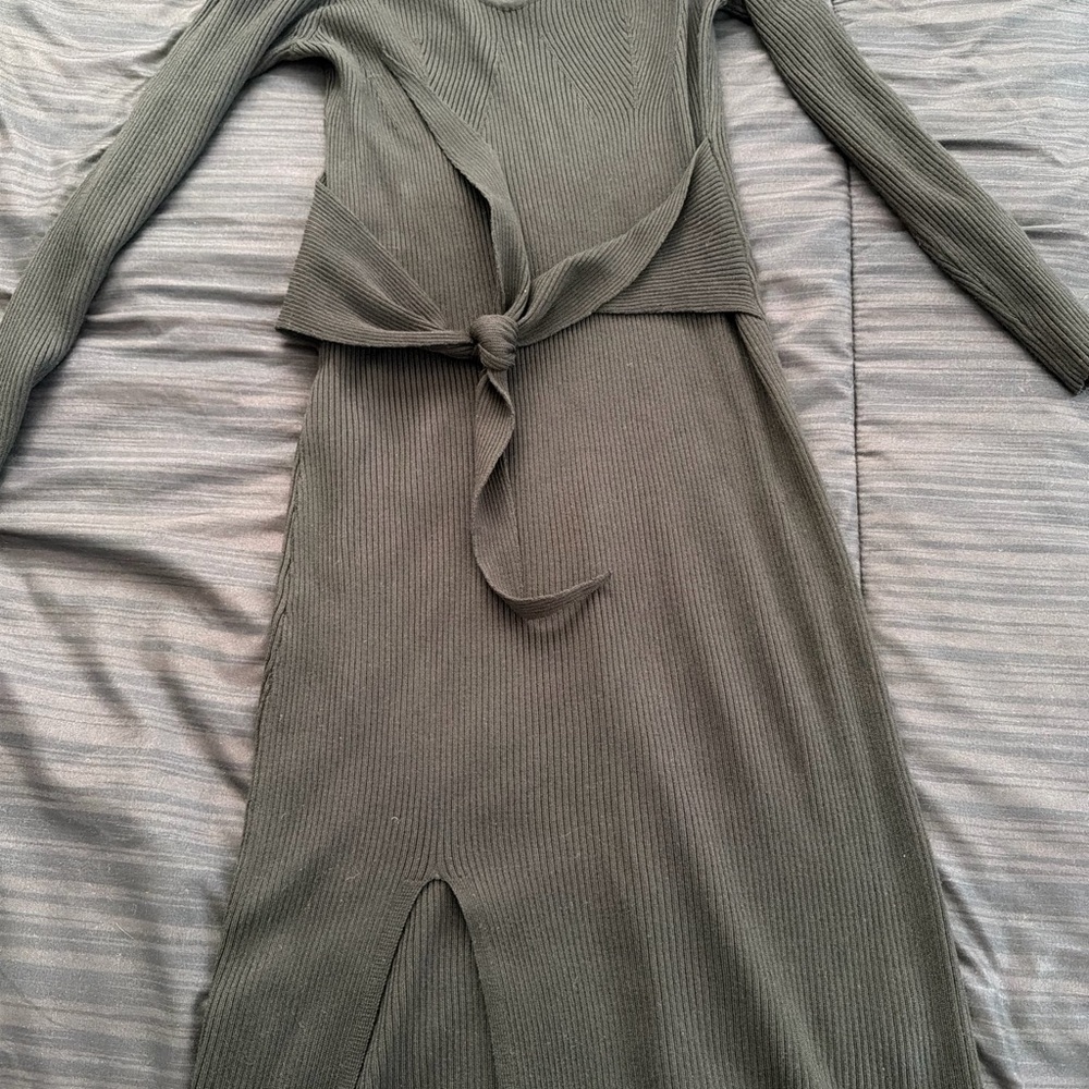 Chic Long Sleeve Knit Dress in Black